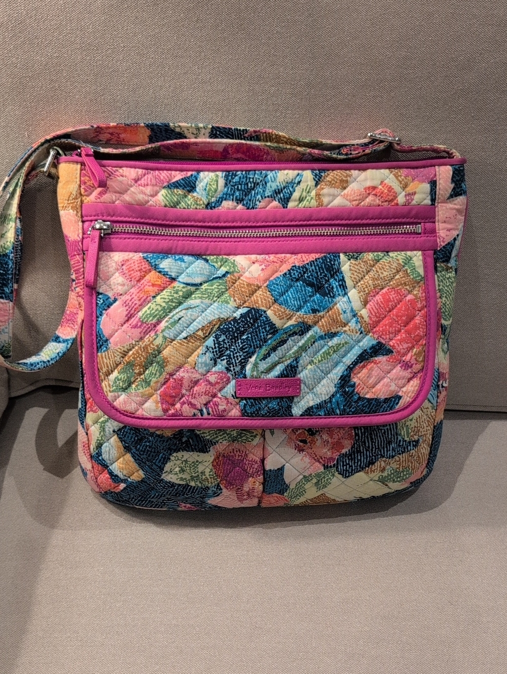 Vera Bradley Mailbag Quilted Crossbody Bag Vibrant Super Bloom Pattern